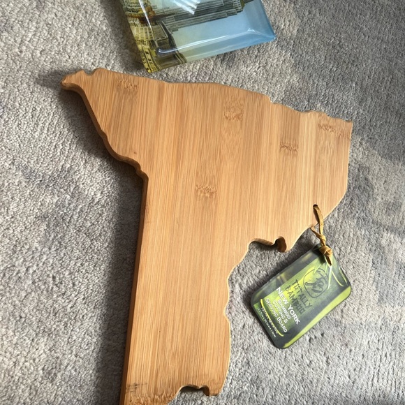 New York cutting board bamboo new with tags - Picture 2 of 3